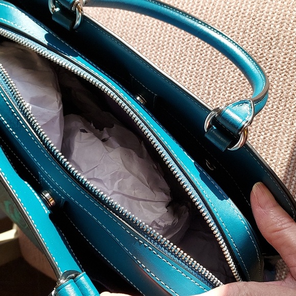 Coach Lilly Carryall with Jumbo Floral print, NWT - Picture 11 of 16